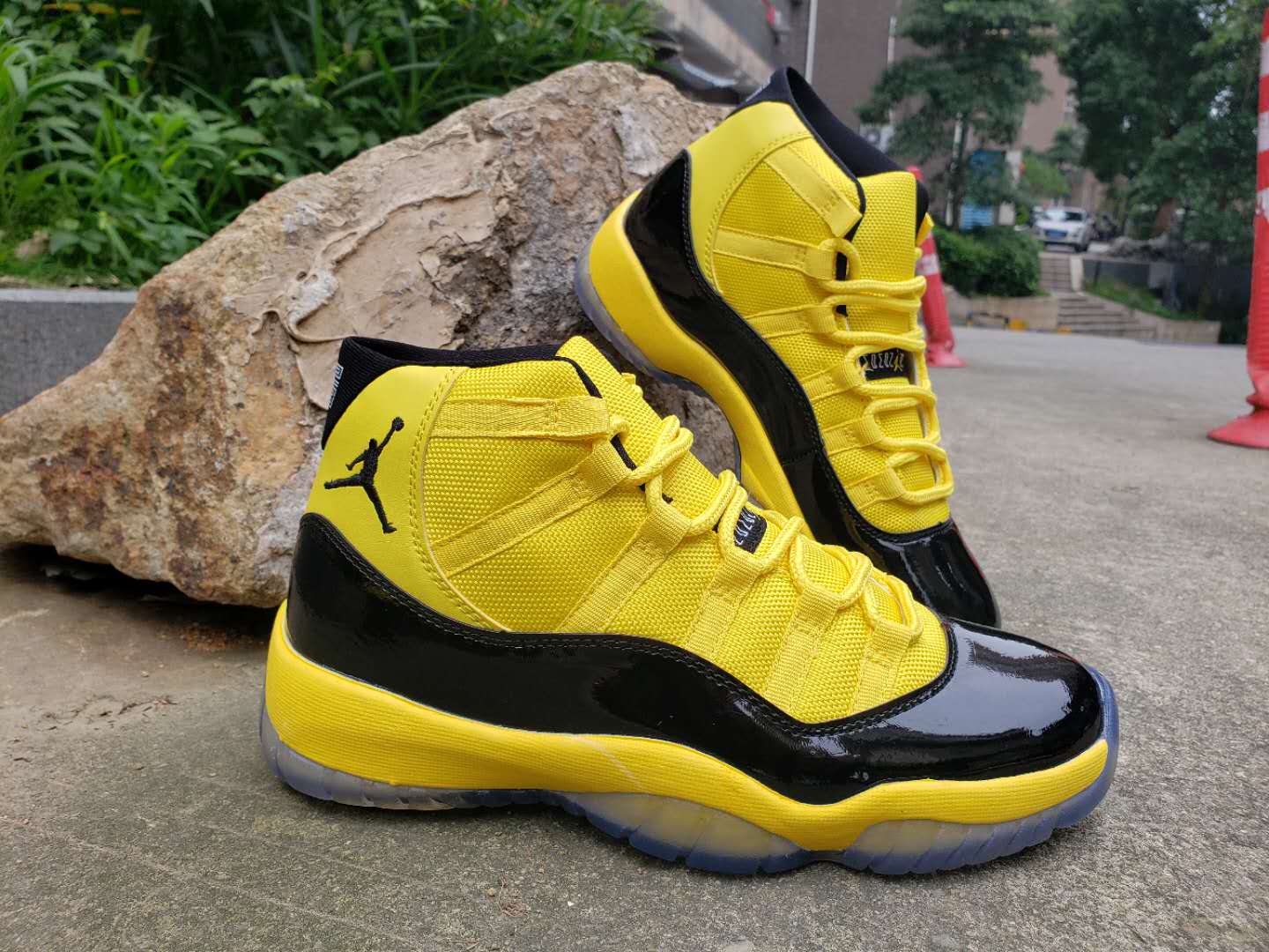 2019 Men Jordan 11 Bumblebee Yellow Black Shoes